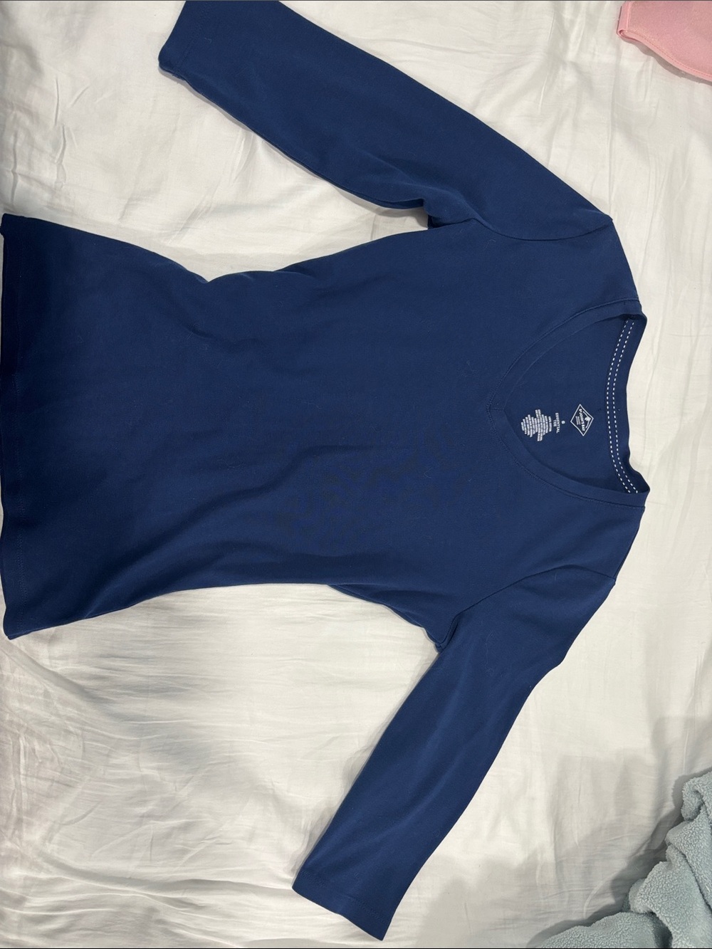 Womans Navy v neck long top quarter sleeve